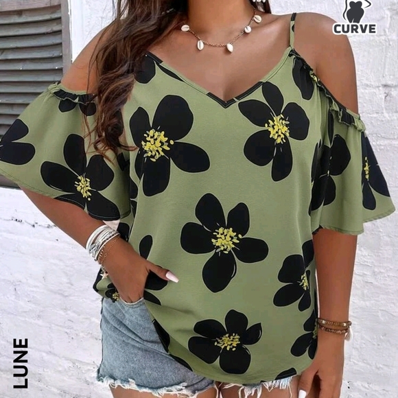 SHEIN Tops - Green Floral Cold Shoulder Top